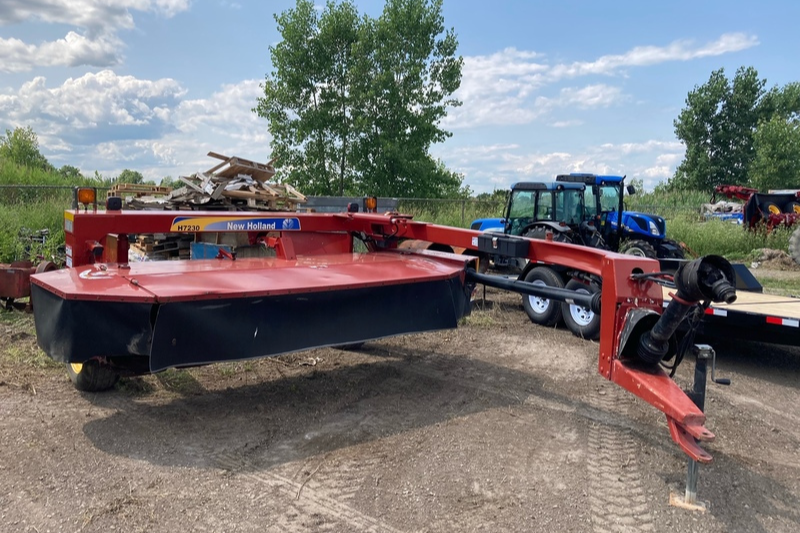 New Holland H7230