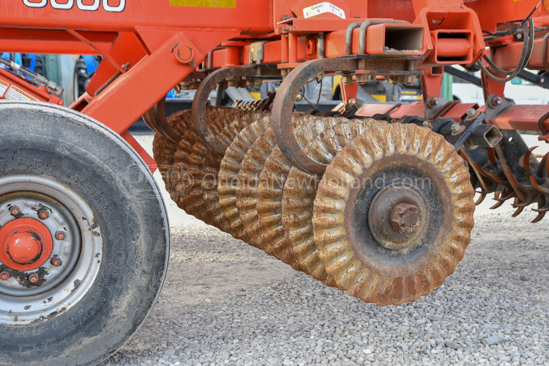 resized_1733159760-KUHN 8000_15