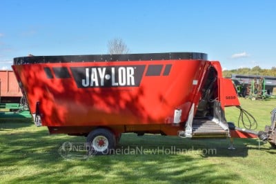 Jaylor 5650 Twin Auger TMR Mixer