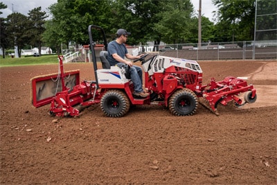 DRDG_Ballpark_Groomer_Renovator_Mizer_Field_04203