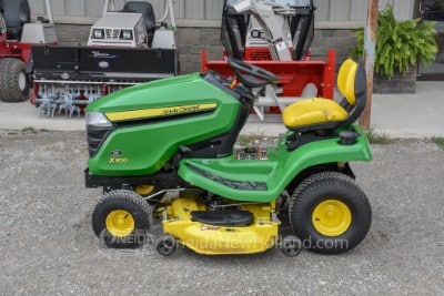 2015 John Deere X300 48″ Lawn Tractor