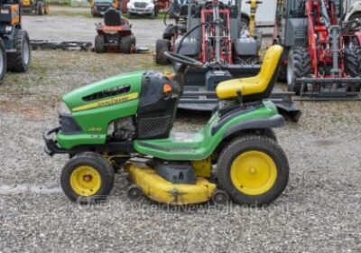 2007 John Deere LA130 Lawn Tractor