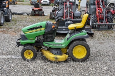 2007 John Deere LA130 Lawn Tractor