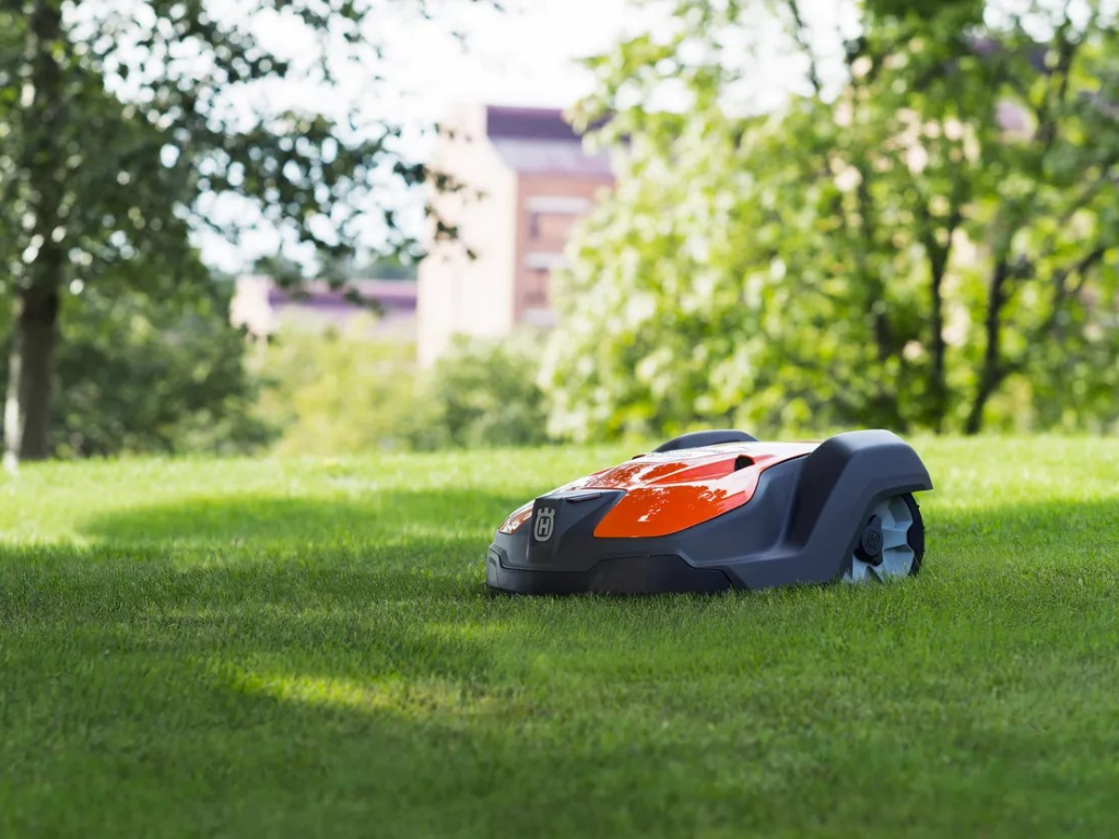 Spring Ready: Preparing Your Lawn for a Robotic Mower Installation in Niagara