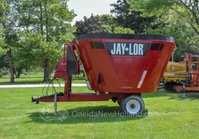2016 Jaylor 5575 Feed / Mixer Wagon