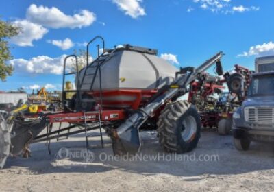 2012 Case IH 2280 Air Cart & SDX 30 Air Seeder