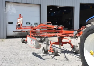 2015 Kuhn GA9030 Dual-Rotor Rotary Hay Rake